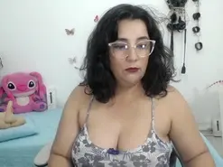 Amateur Adult Video Chat of mom_hot