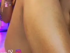 Amateur Private Sex Chat of LittleVixen18
