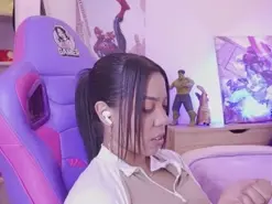 Amateur Live Porn of MadelynRose