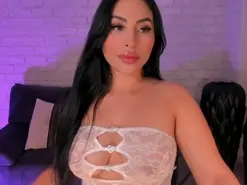 Amateur Live Sex Cam of MiaRoberts1