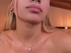 Amateur Free Live Porn of LexieWayne