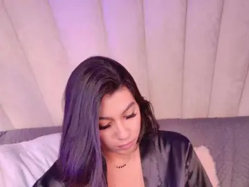 Bongacams Nude Webcam of Alyssa-Ray