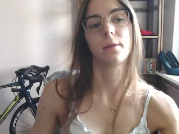 Bongacams Watch Live Sex Cams of MegiKiss