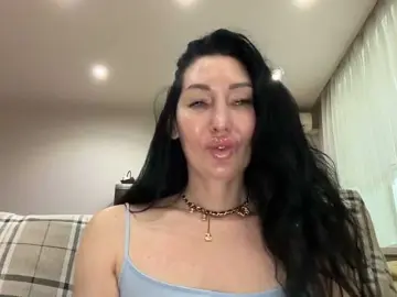 Bongacams Watch Live Sex Cams of KorolevaQween000