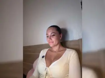 Bongacams Best Webcam of QWEENII