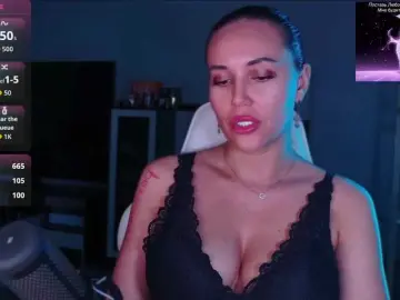 Bongacams Watch Live Sex Cams of QWEENII