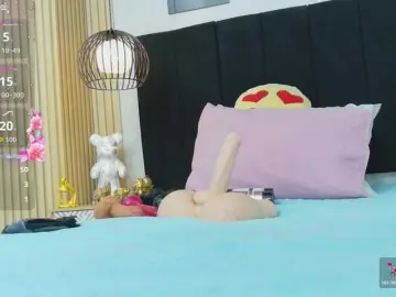 Bongacams Free Porn Cam of cutepetitee