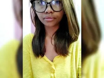 Bongacams Watch Live Sex Cams of Faourymym