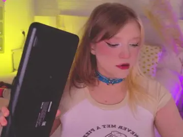 Bongacams Sex Cam of CrazyWine