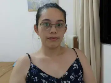 Bongacams Nude Webcam of simplesindyxx