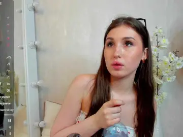 Bongacams Nude Webcam of Emily-Lews