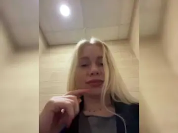 Bongacams Sex Cam of -SexyMilf-