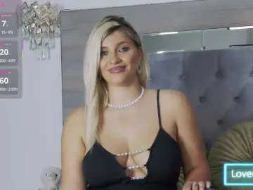 Bongacams Best live sex cam show of lorehottie