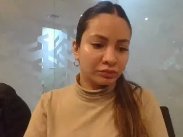 Bongacams Watch Live Sex Cams of valenseleni96