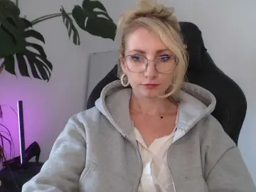 Bongacams Adult Webcam of CinderellaMoon