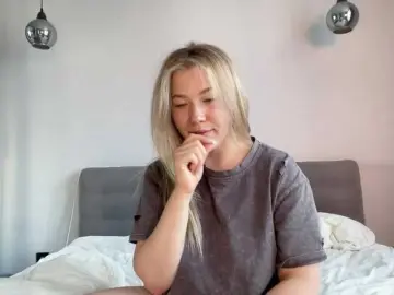 Bongacams Free Live Porn of AlyraSun