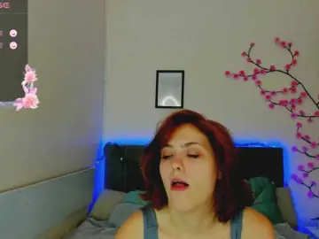 Bongacams Live Sex of DellaRowwe