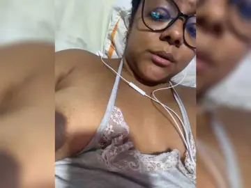 Bongacams Watch Live Sex Cams of chelseea-bluey