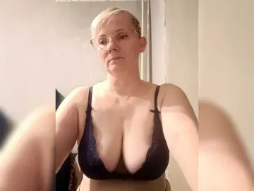 Bongacams Watch Live Sex Cams of Sweetie454