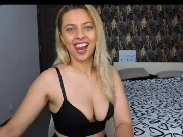 Bongacams Adult Webcam of CarlaStaceeFun