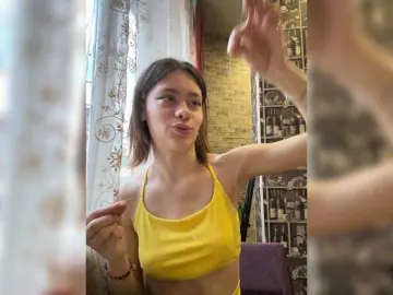 Bongacams Adult Webcam of 18YoungPussy18