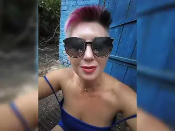 Bongacams Watch Live Sex Cams of BUSINKA-25