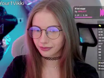 Bongacams Live Sex Cam of -VikkiL0vesCheese-