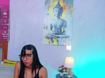 Bongacams Watch Live Sex Cams of littleeemiily
