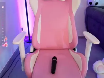 Bongacams Free Porn Cam of cantfitmybra