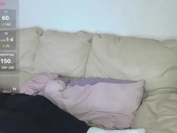 Bongacams Watch Live Sex Cams of Almondmilka