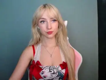 Bongacams Free Live Porn of LuciaGlow