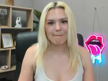 Bongacams Watch Live Sex Cams of SweetLilyxo