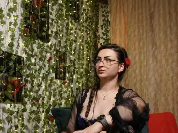 Bongacams Watch Live Sex Cams of NaughtYHomemadE