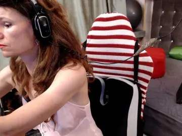 Bongacams Adult Webcam of kellysurfing