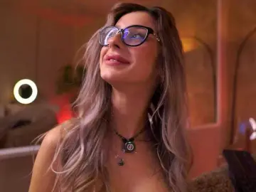 Bongacams Free Live Porn of MaddieBryggs