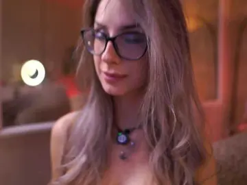 Bongacams Best live sex cam show of MaddieBryggs