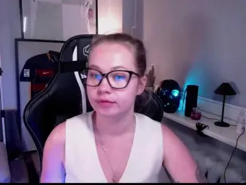 Bongacams Best live sex cam show of hollyBB
