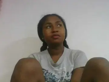 Bongacams Watch Live Sex Cams of Marinah1a
