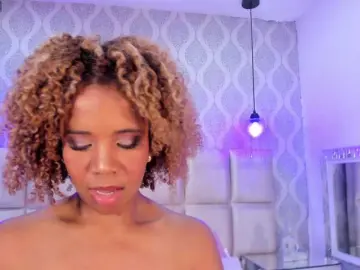 Bongacams Nude Webcam of MiaCurly