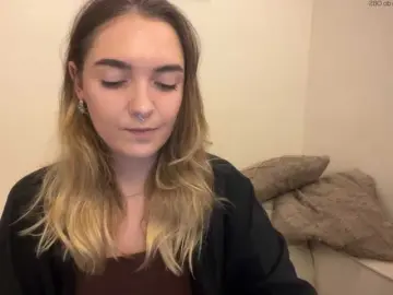 Bongacams Free Porn Cam of RoxyHorny