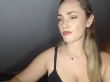 Bongacams Sex Cam of ScarlettXQueen