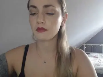Bongacams Free Porn Cam of ScarlettXQueen