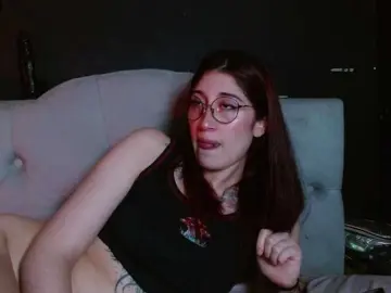 Bongacams Free Porn Cam of Red-moonn