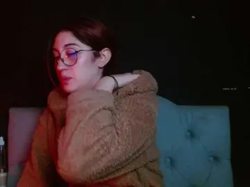 Bongacams Nude Webcam of Red-moonn