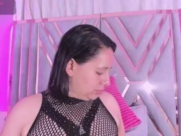 Bongacams Live Sex Cam of adri-rivera