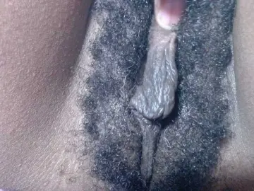 Bongacams Free Porn Cam of Skinybitchx