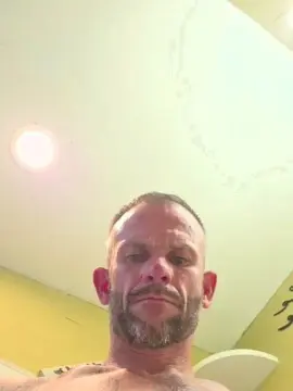Cam4 Live Porn of Treeslayer85