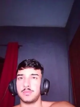 Cam4 Free Live Porn of robsonhaha