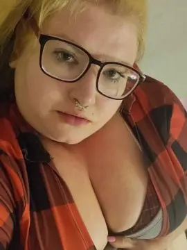 Cam4 Live Sex of MarilynLuvsYuh