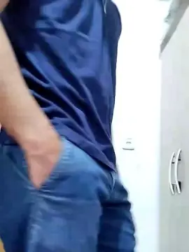 Cam4 Watch Live Sex Cams of maxshuel